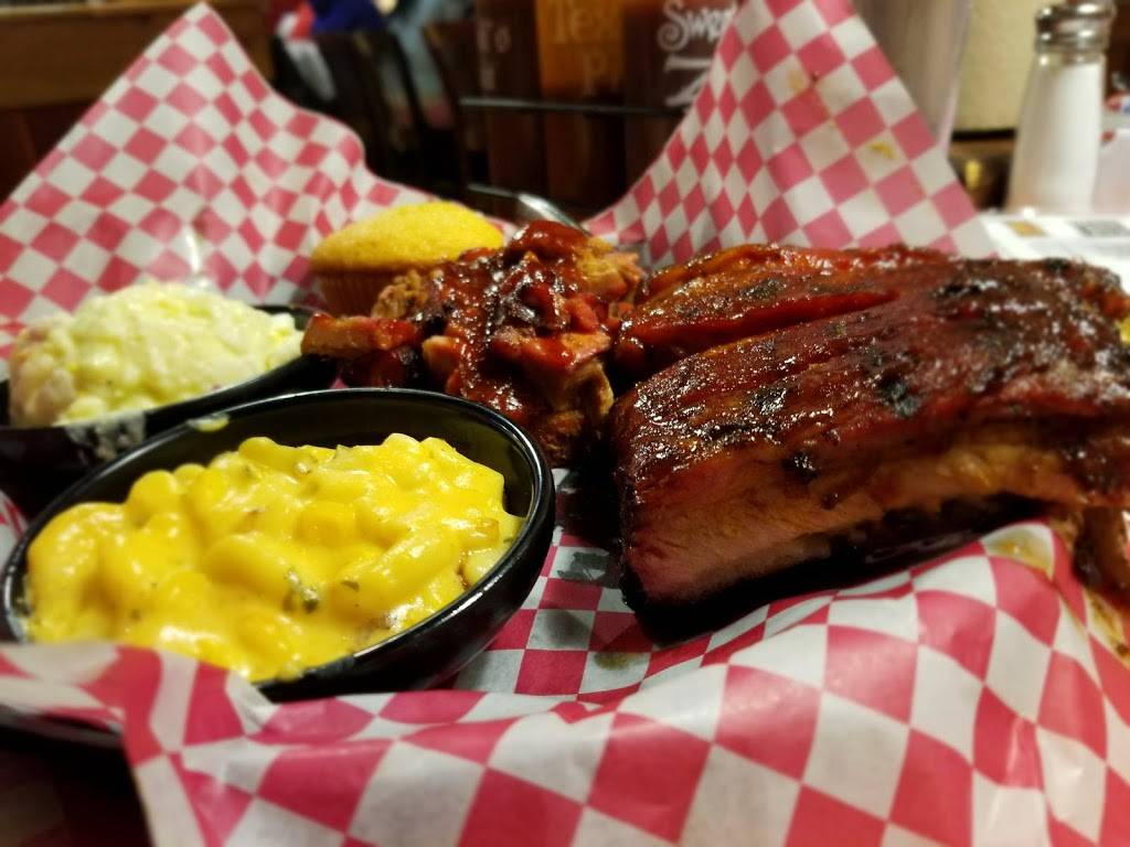 Famous Daves Bar-B-Que | restaurant | 26410 Great Northern Shop Center, North Olmsted, OH 44070, USA | 4407770200 OR +1 440-777-0200