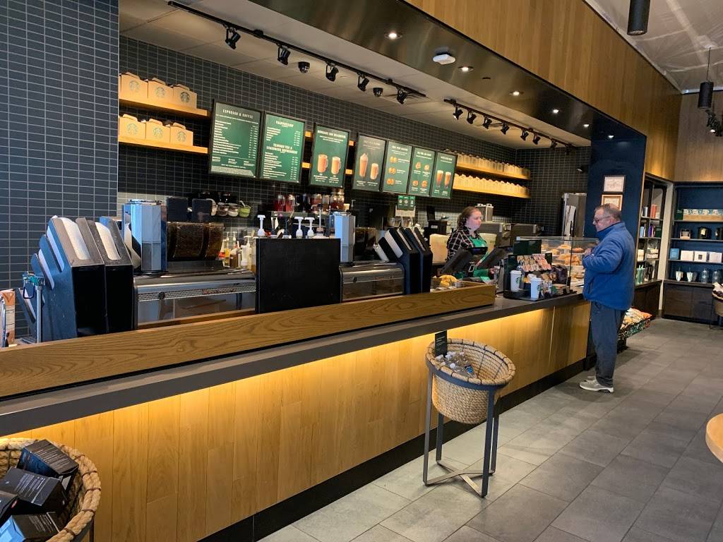 Starbucks | cafe | 10 NJ-17, East Rutherford, NJ 07073, USA | 2014380584 OR +1 201-438-0584