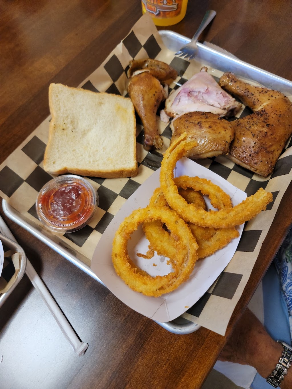 Hinies BBQ | restaurant | 2782 US-43, Lawrenceburg, TN 38464, USA | 9318294227 OR +1 931-829-4227