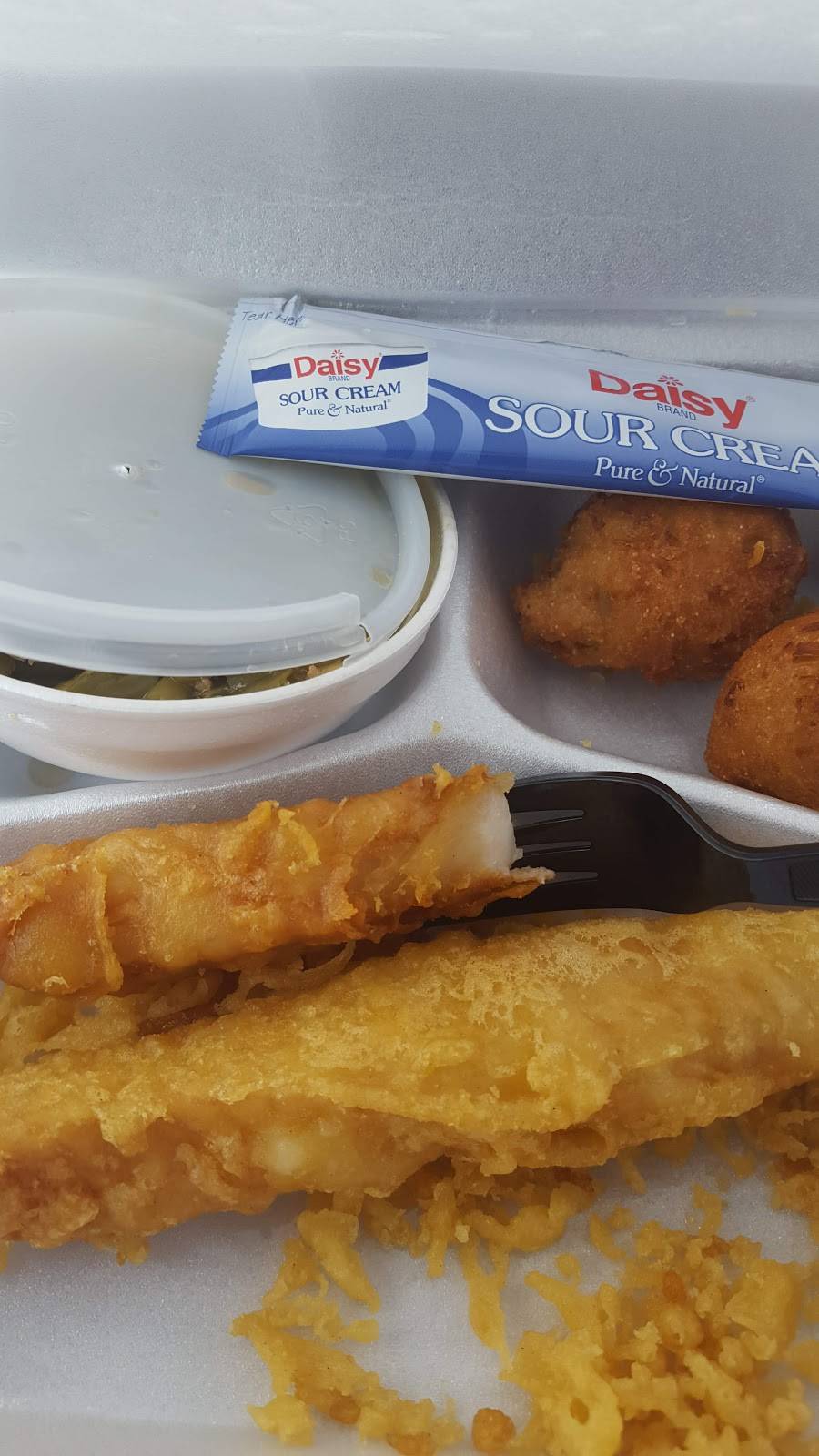 Captain Ds | restaurant | 1761 S Highland Ave, Jackson, TN 38301, USA | 7317362333 OR +1 731-736-2333