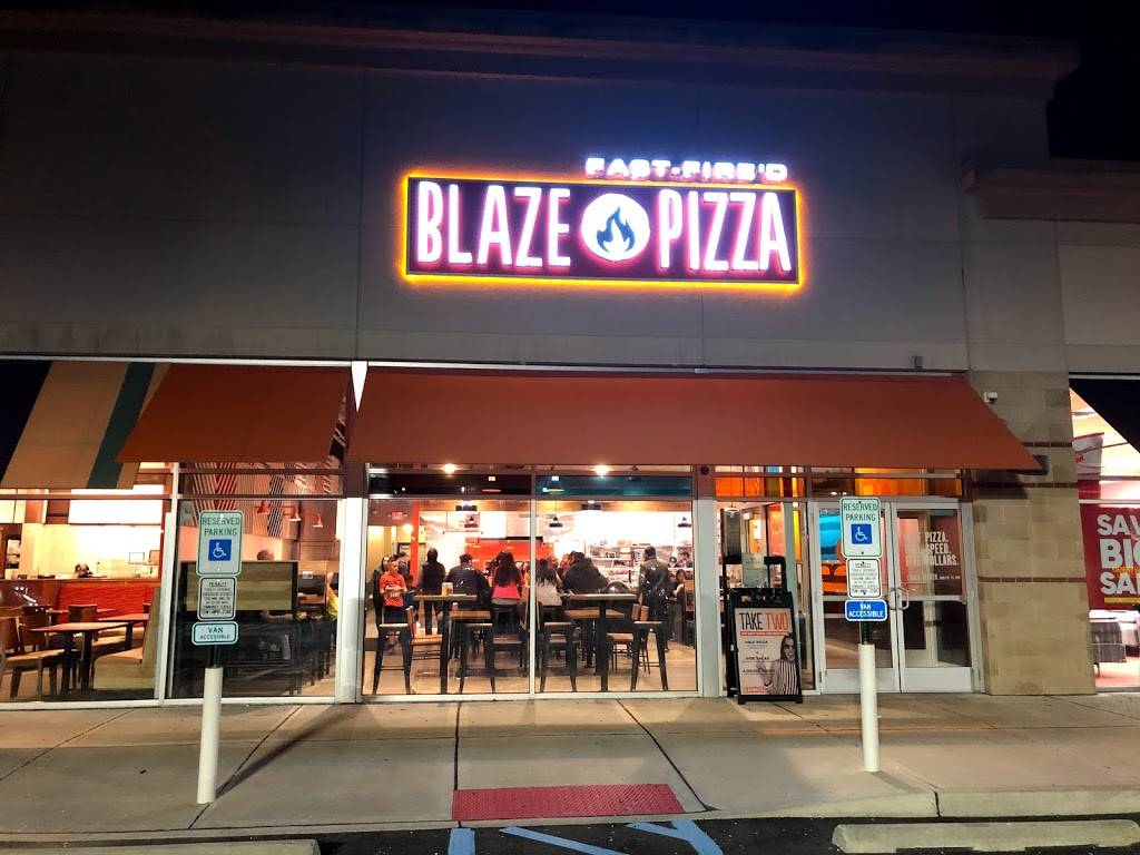 Blaze Pizza | meal takeaway | 15 U.S. 9, Manalapan Township, NJ 07726, USA | 7327861822 OR +1 732-786-1822
