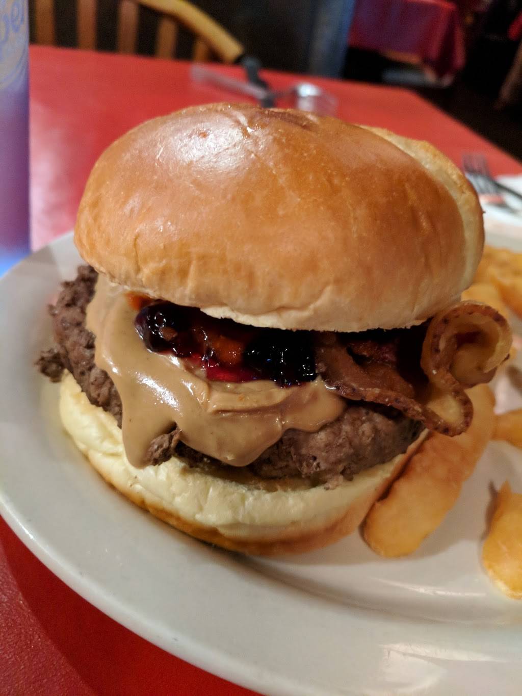 Columbia Steak House | restaurant | 201 N Limestone, Lexington, KY 40507, USA | 8592533135 OR +1 859-253-3135