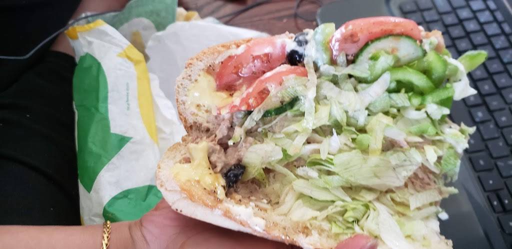 Subway | restaurant | 4545 Kingston Rd, Scarborough, ON M1E 2P1, Canada | 4167242400 OR +1 416-724-2400