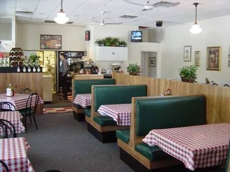 DiPalmas Restaurant & Pizzeria | restaurant | 304 Union Sq, South Main Street, Southbury, CT 06488, USA | 2032643555 OR +1 203-264-3555