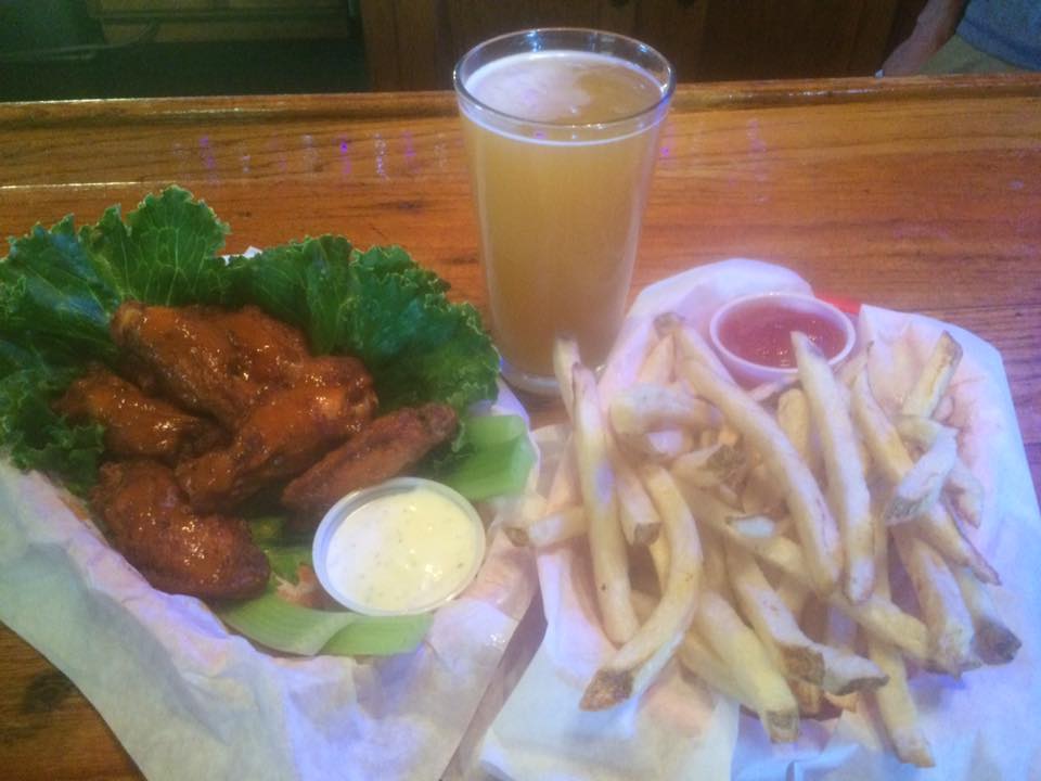 Weekends Tavern | restaurant | 2065 First St, Alamosa, CO 81101, USA | 7195895579 OR +1 719-589-5579