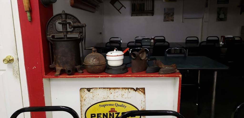 crossroads cafe | restaurant | 4718 Calks Ferry Rd, Leesville, SC 29070, USA | 8038946078 OR +1 803-894-6078