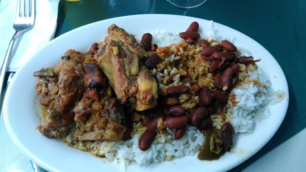 La Esquina del Bronco | restaurant | 2265 N Howard St, Philadelphia, PA 19133, USA | 2154230875 OR +1 215-423-0875