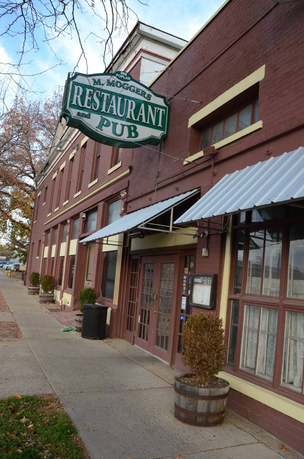 M. Moggers Restaurant & Pub | restaurant | 908 Poplar St, Terre Haute, IN 47807, USA | 8122349202 OR +1 812-234-9202