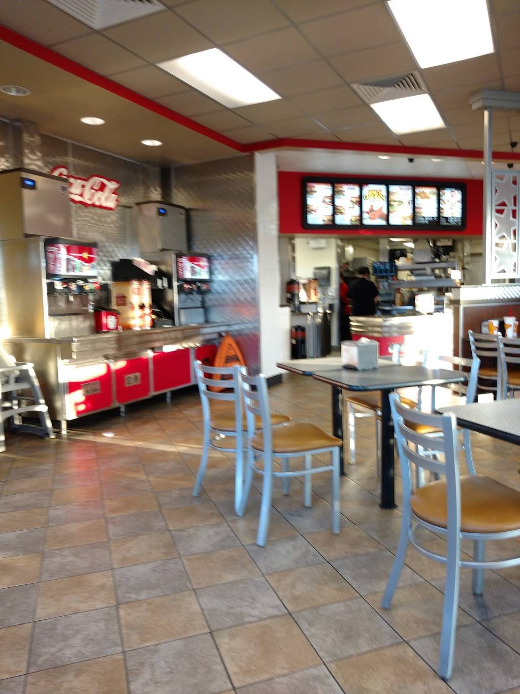 Hardees | restaurant | 2500 Needmore Rd, Dayton, OH 45414, USA | 9372783661 OR +1 937-278-3661