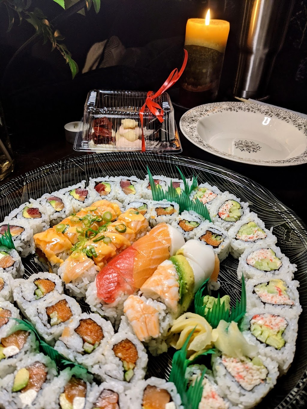 Modern Maki | restaurant | 636 S 6th St, Milwaukee, WI 53204, USA | 4147371191 OR +1 414-737-1191