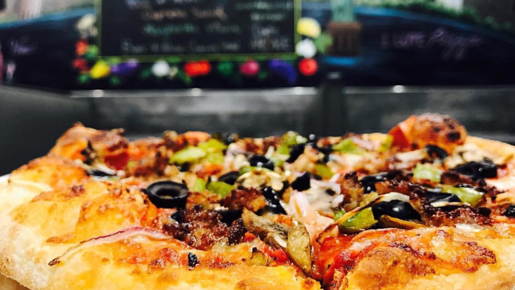 Amore Pizza | restaurant | 8906 W State Rd 84, Davie, FL 33324, USA | 9544758877 OR +1 954-475-8877