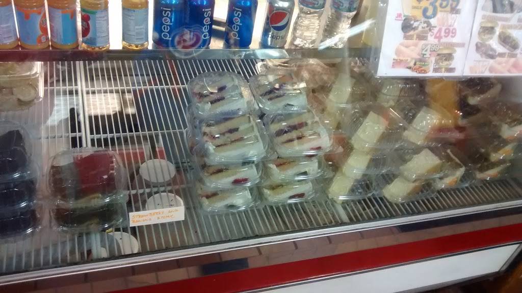 Maxwell Street Grill | restaurant | 745 W 172nd St, South Holland, IL 60473, USA | 7083335353 OR +1 708-333-5353