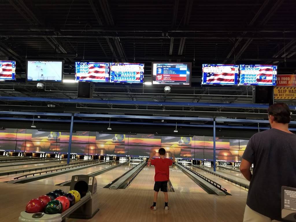 Stars and Strikes Family Entertainment Center | restaurant | 133 Merchants Square, Cumming, GA 30040, USA | 6789655707 OR +1 678-965-5707