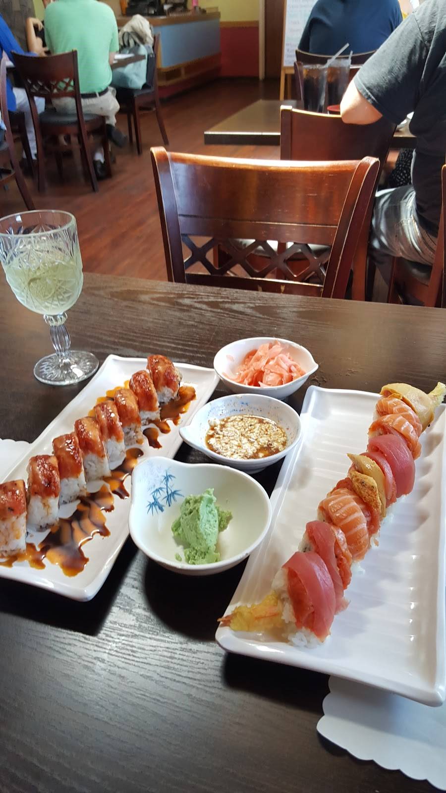 Yoshi Sushi | restaurant | 14177 Kentwood Blvd, Victorville, CA 92392, USA | 7602411960 OR +1 760-241-1960