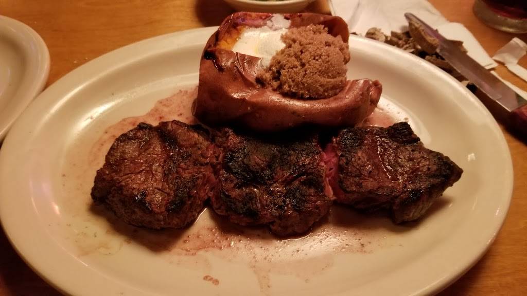 Texas Roadhouse | restaurant | 1885 Waddle Rd, State College, PA 16803, USA | 8142357427 OR +1 814-235-7427