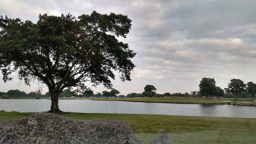 Miccosukee Golf & Country Club | restaurant | 6401 Kendale Lakes Dr, Miami, FL 33183, USA | 3053823930 OR +1 305-382-3930