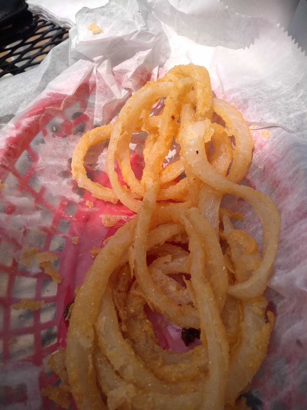 Baywatch On the Beach Grill | restaurant | 6626 Beachway, Caseville, MI 48725, USA | 5868833336 OR +1 586-883-3336