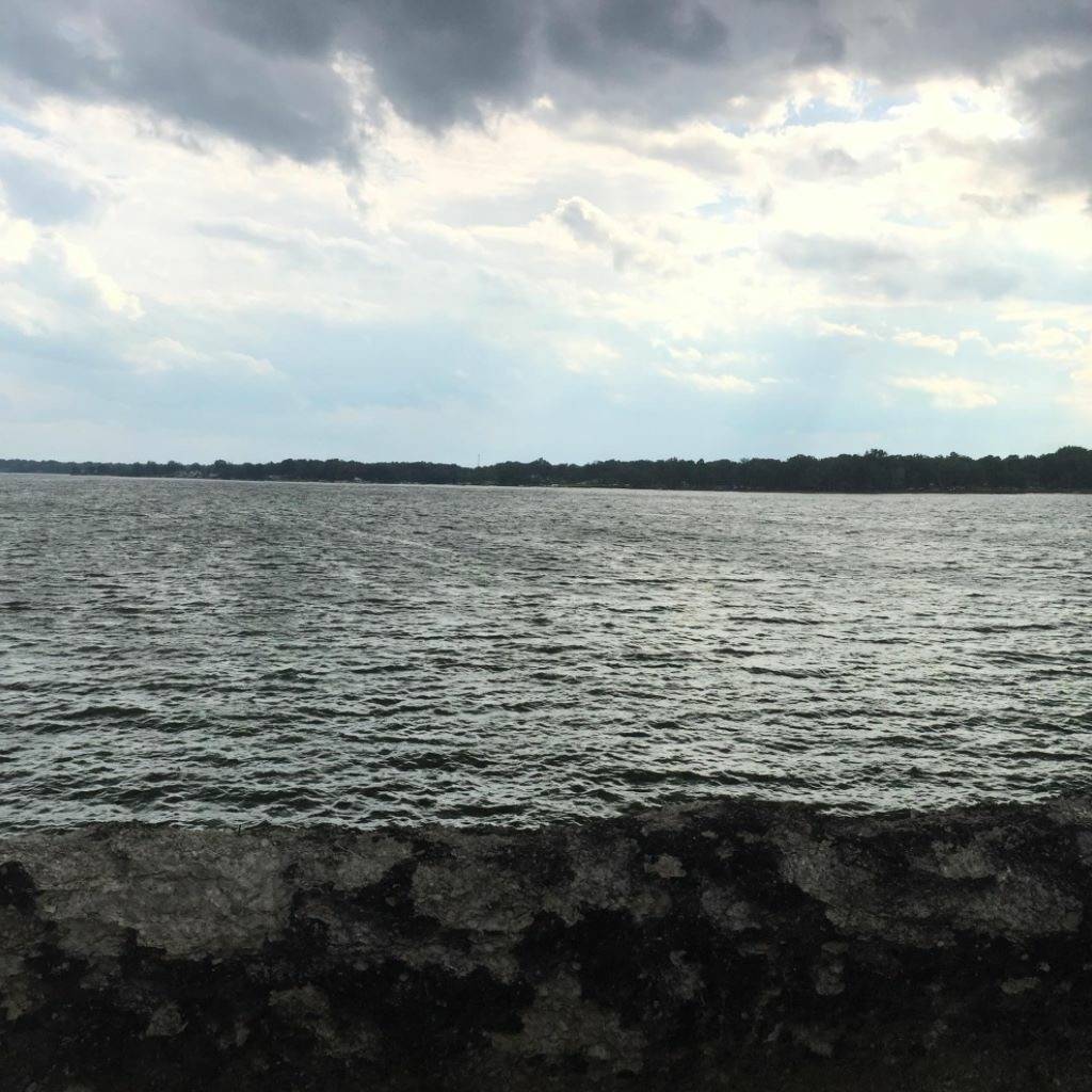 Hallidays Winery | restaurant | 2400 NE River Rd, Lake Milton, OH 44429, USA | 3306549463 OR +1 330-654-9463