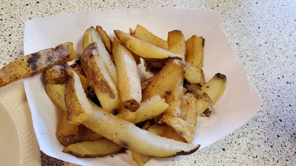 LCs Bar-B-Q | restaurant | 5800 Blue Pkwy, Kansas City, MO 64129, USA | 8169234484 OR +1 816-923-4484