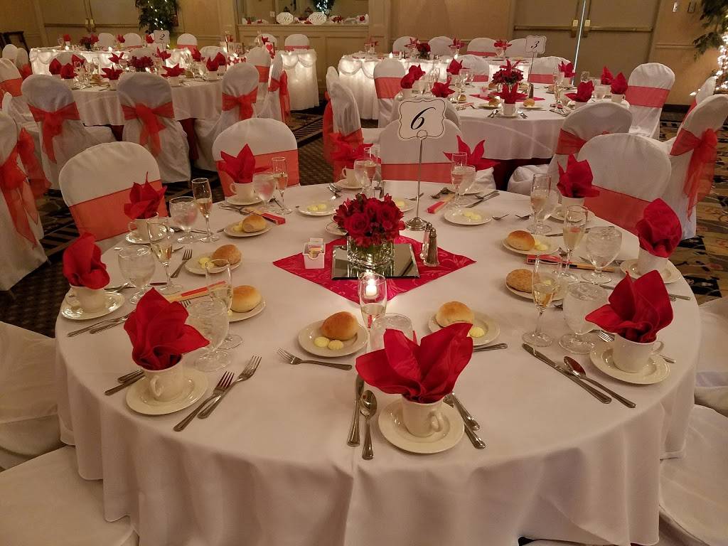 Center Square Restaurant and Bar | restaurant | 1 Pureland Dr, Swedesboro, NJ 08085, USA | 8564673322 OR +1 856-467-3322