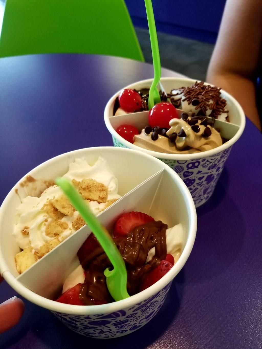 Yogurt Mountain | restaurant | 2719 Gulf to Bay Blvd, Clearwater, FL 33759, USA | 7277974931 OR +1 727-797-4931