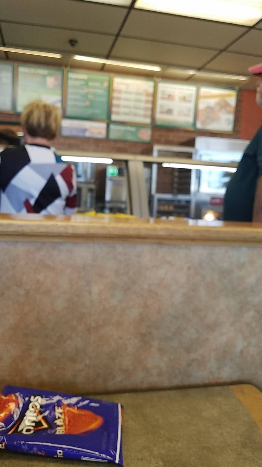 Subway | restaurant | 1220 N State Rd, Flora, IL 62839, USA | 6186627900 OR +1 618-662-7900