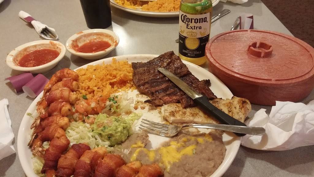 Pancho Villa | restaurant | 2101 Commerce Dr, Grundy Center, IA 50638, USA | 3198243006 OR +1 319-824-3006