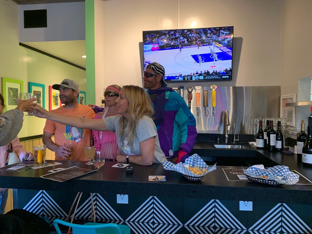 Whomp Burger & Brew | restaurant | 1774 Sunset Cliffs Blvd, San Diego, CA 92107, USA | 6192305313 OR +1 619-230-5313