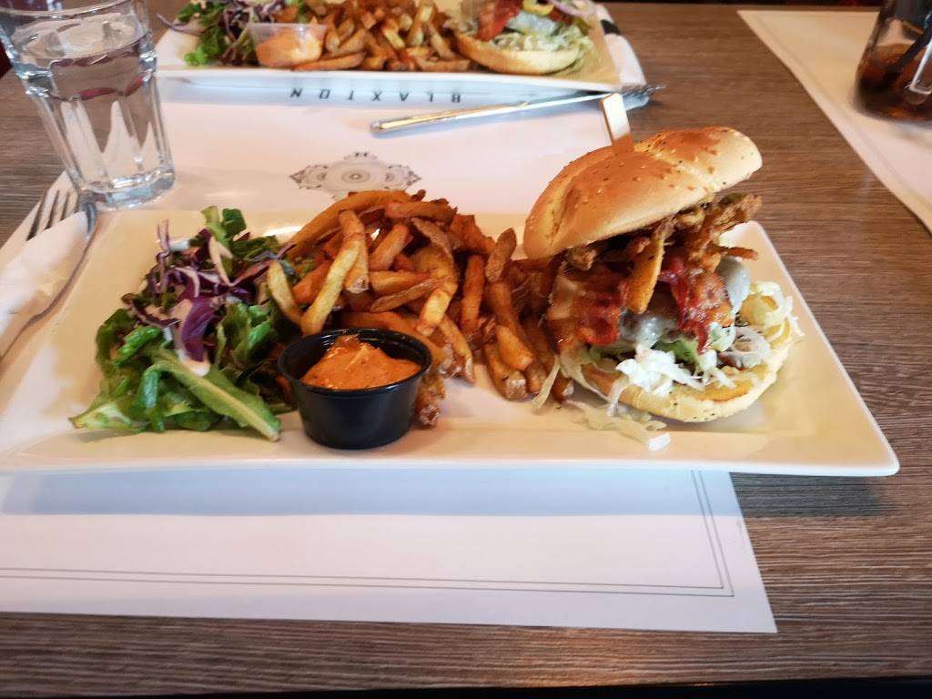 Blaxton Lévis | restaurant | 1242 Rue de la Concorde, Lévis, QC G6W 0M7, Canada | 4188343535 OR +1 418-834-3535