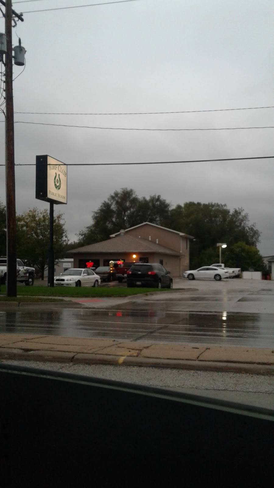 Club Turf | restaurant | 2404 S 60th St, Omaha, NE 68106, USA | 4025534972 OR +1 402-553-4972