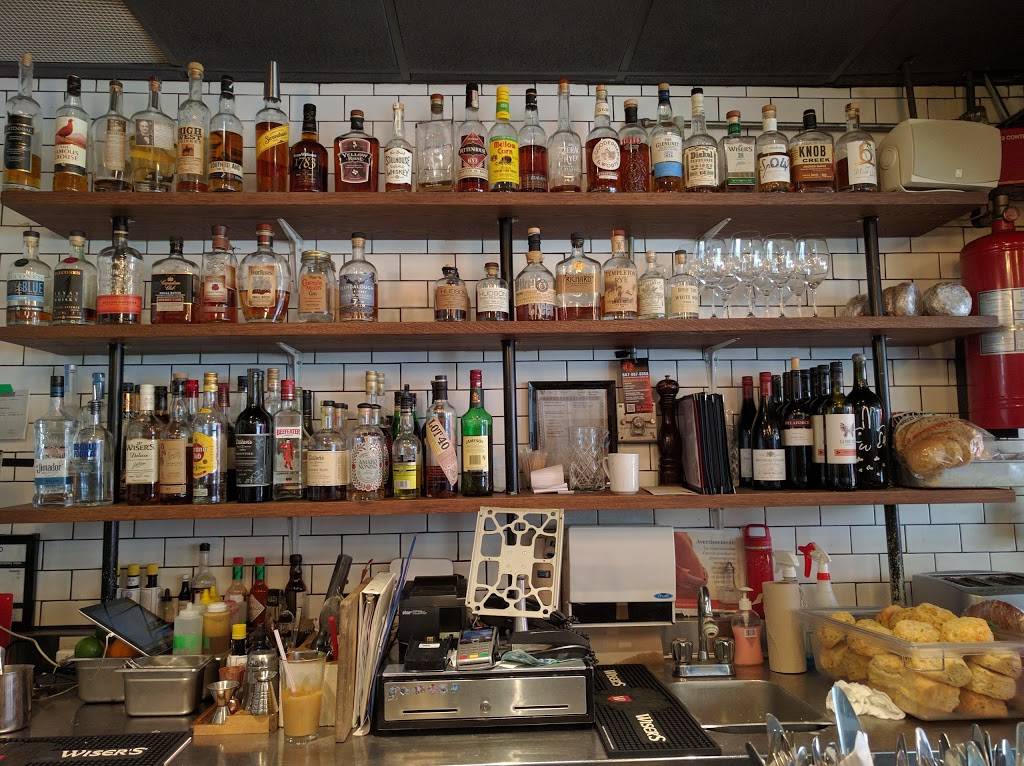 Rose and Sons Deli | restaurant | 176 Dupont St, Toronto, ON M5R 2E6, Canada | 6477483287 OR +1 647-748-3287