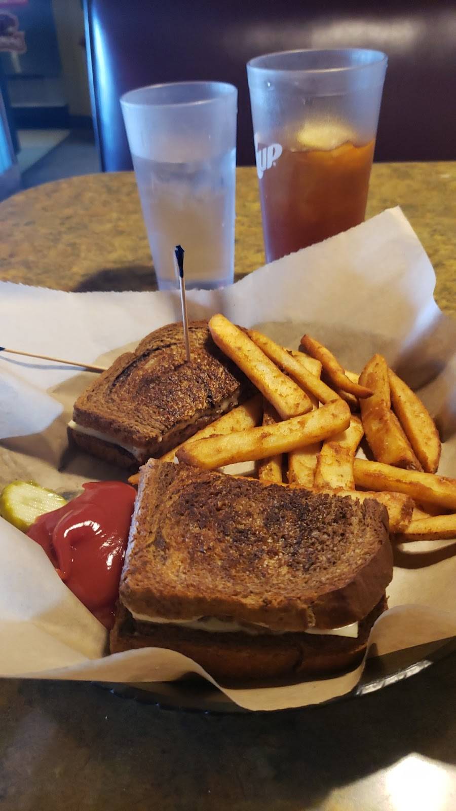 Uncle Vinnys Eatery & Pizza | restaurant | 12424 NE Sandy Blvd, Portland, OR 97230, USA | 5032547930 OR +1 503-254-7930