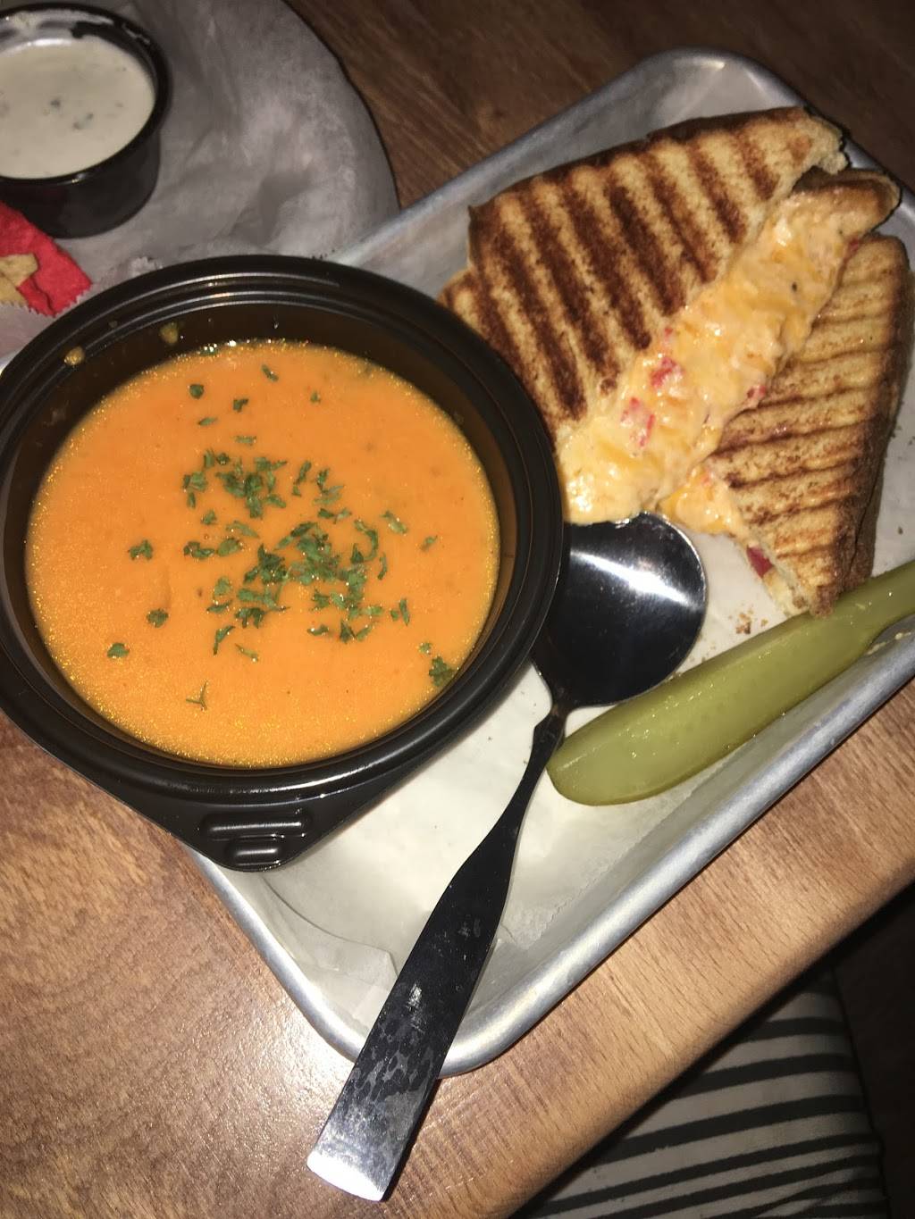 Far Out Bistro & Bar | restaurant | 216 US 64 East Chesley Mall, Manteo, NC 27954, USA | 2523058203 OR +1 252-305-8203