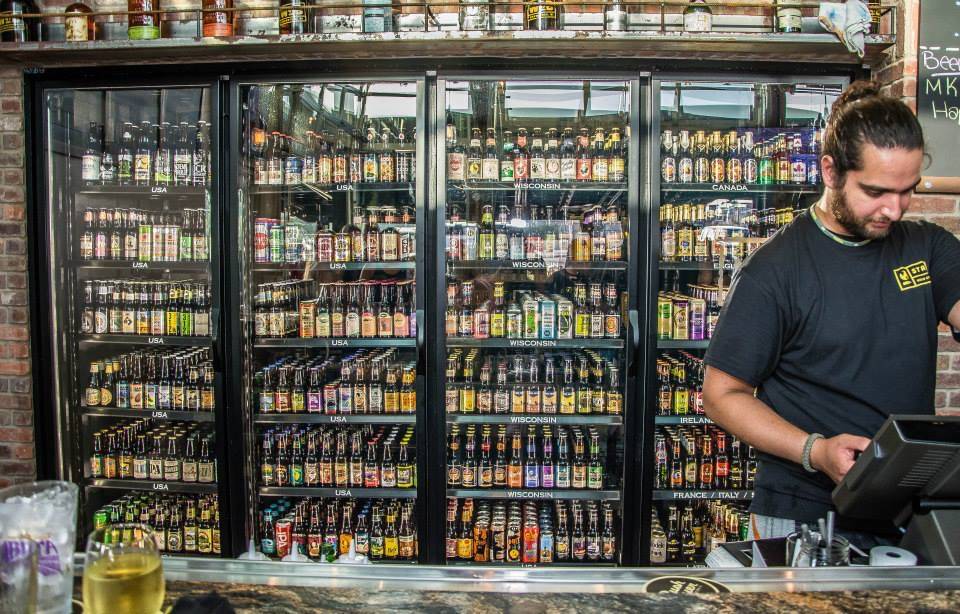 Ferchs Crafthouse Grille | restaurant | 418 N Mayfair Rd, Wauwatosa, WI 53226, USA | 2627703902 OR +1 262-770-3902