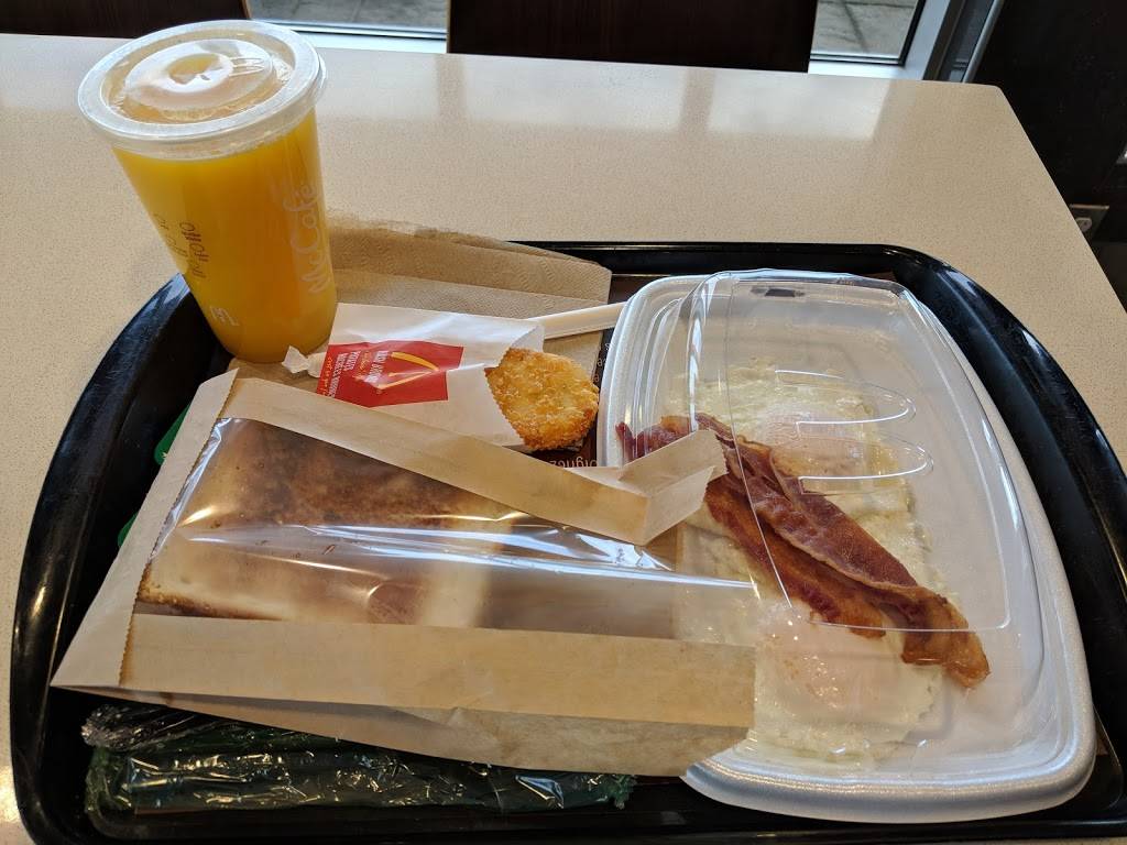 McDonalds | cafe | 1460 Boulevard Saint Laurent E, Louiseville, QC J5V 2L4, Canada | 8192288284 OR +1 819-228-8284