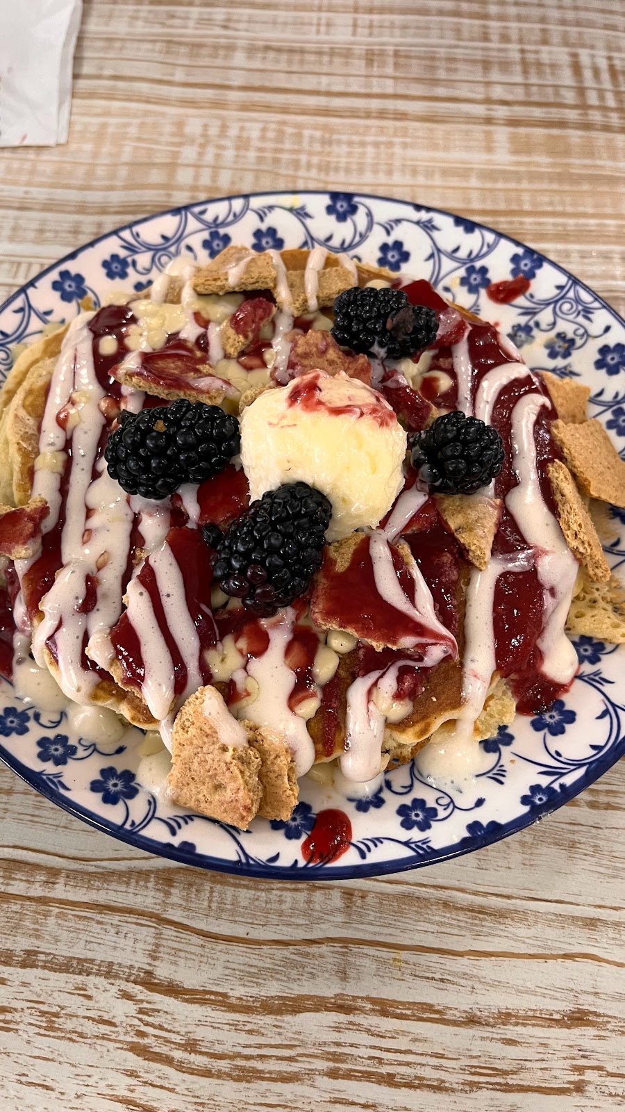 Honey Berry Pancakes and Cafe | restaurant | 451 N Commons Dr, Aurora, IL 60504, USA | 6308960333 OR +1 630-896-0333