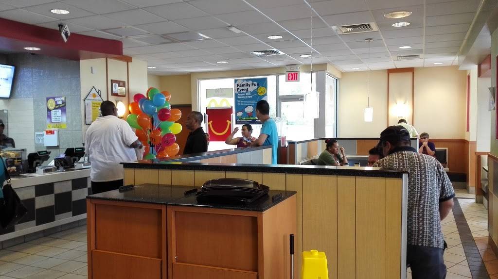 McDonalds | cafe | 9007 Annapolis Rd, Lanham, MD 20706, USA | 3015772505 OR +1 301-577-2505