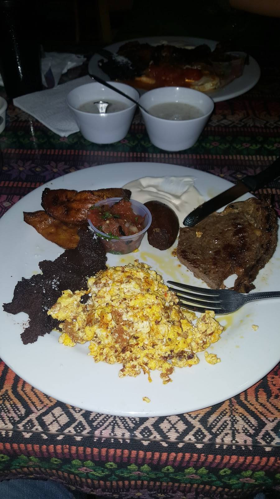 Mi Cocinita Chapina | restaurant | 1325 Venice Blvd, Los Angeles, CA 90006, USA | 2133811768 OR +1 213-381-1768