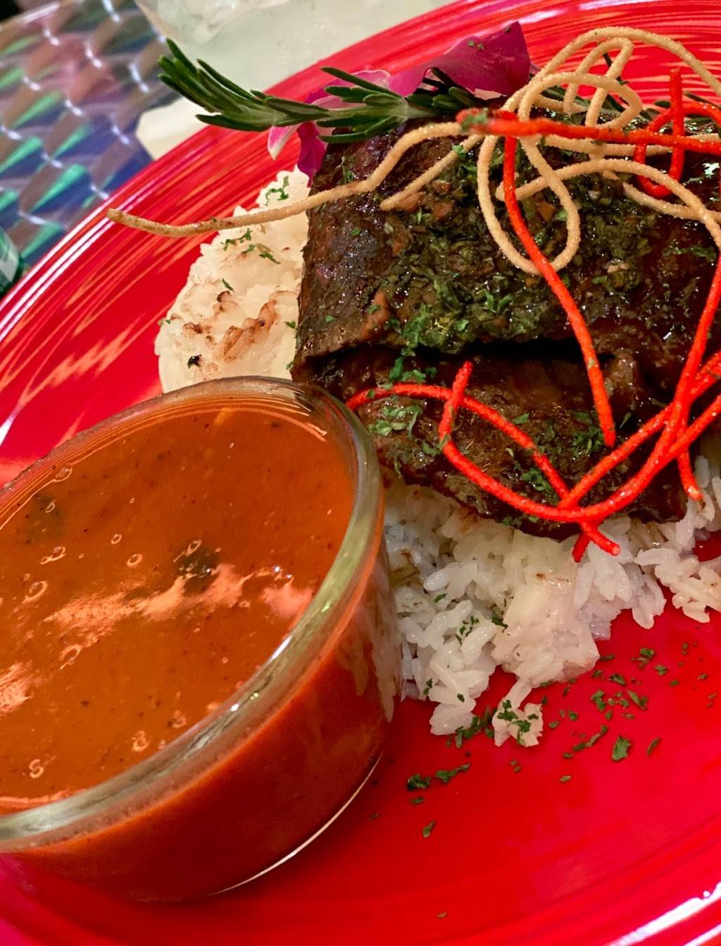 Zona Lounge | restaurant | 195 Niantic Ave, Cranston, RI 02907, USA | 4012709305 OR +1 401-270-9305