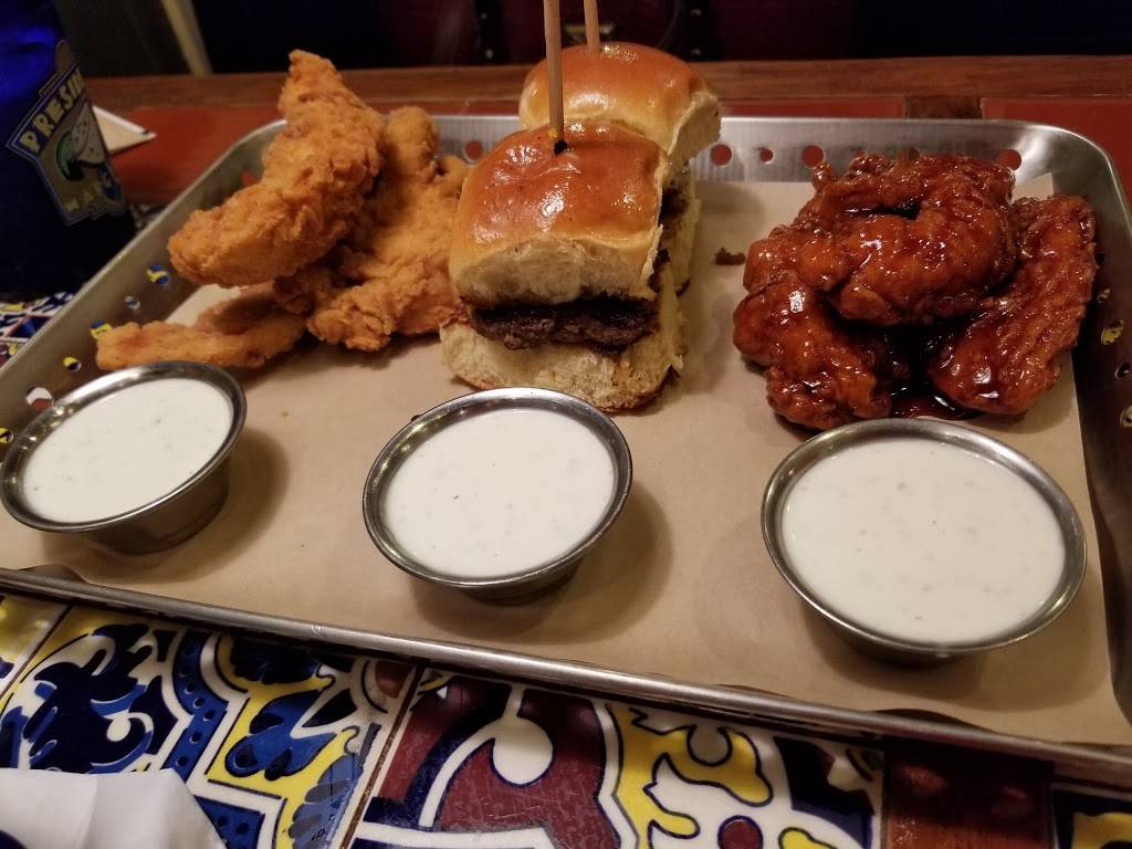 Chilis Grill & Bar | meal takeaway | 9333 Airport Blvd, Brenda Watts- HMS Host Ops, Orlando, FL 32827, USA | 4078511334 OR +1 407-851-1334