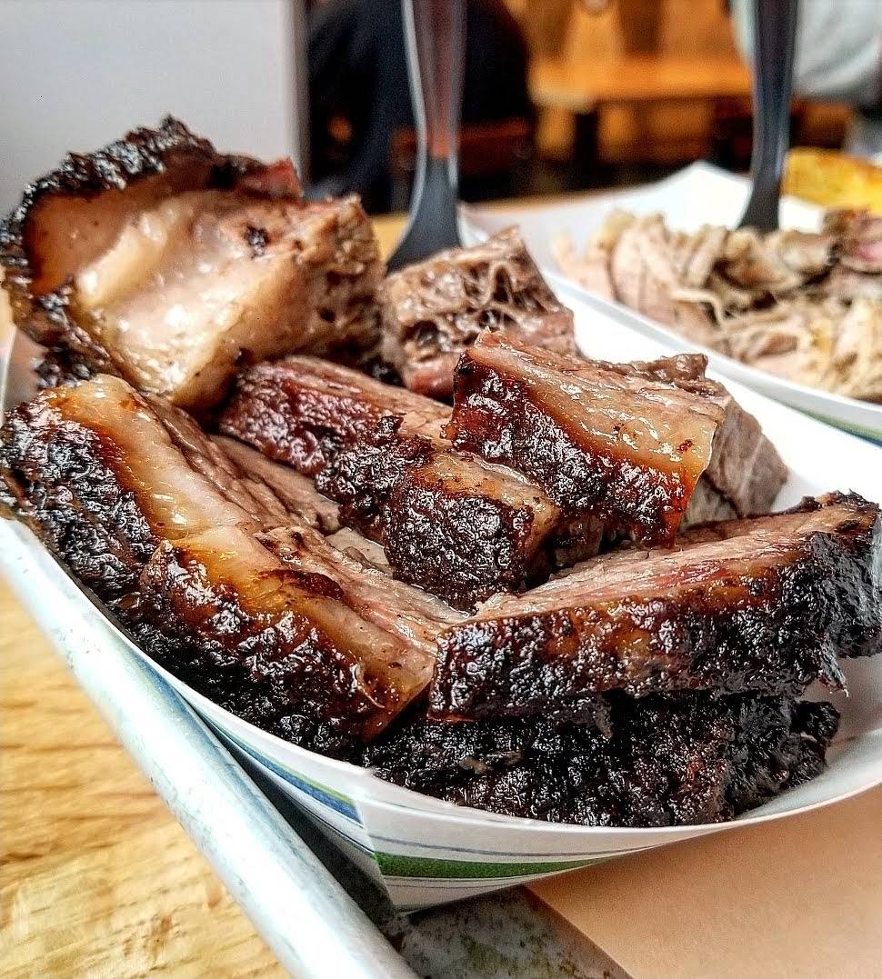Beauty Barbecue & Smokehouse | restaurant | Bayview Village, South Parking Lot, 2901 Bayview Ave #300, North York, ON M2K 2S3, Canada | 6479436782 OR +1 647-943-6782