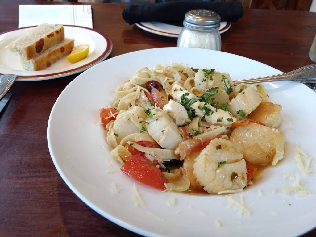 Captain Scotts Seafood Restaurant | restaurant | 71 Tupper Rd, Sandwich, MA 02563, USA | 5088881675 OR +1 508-888-1675