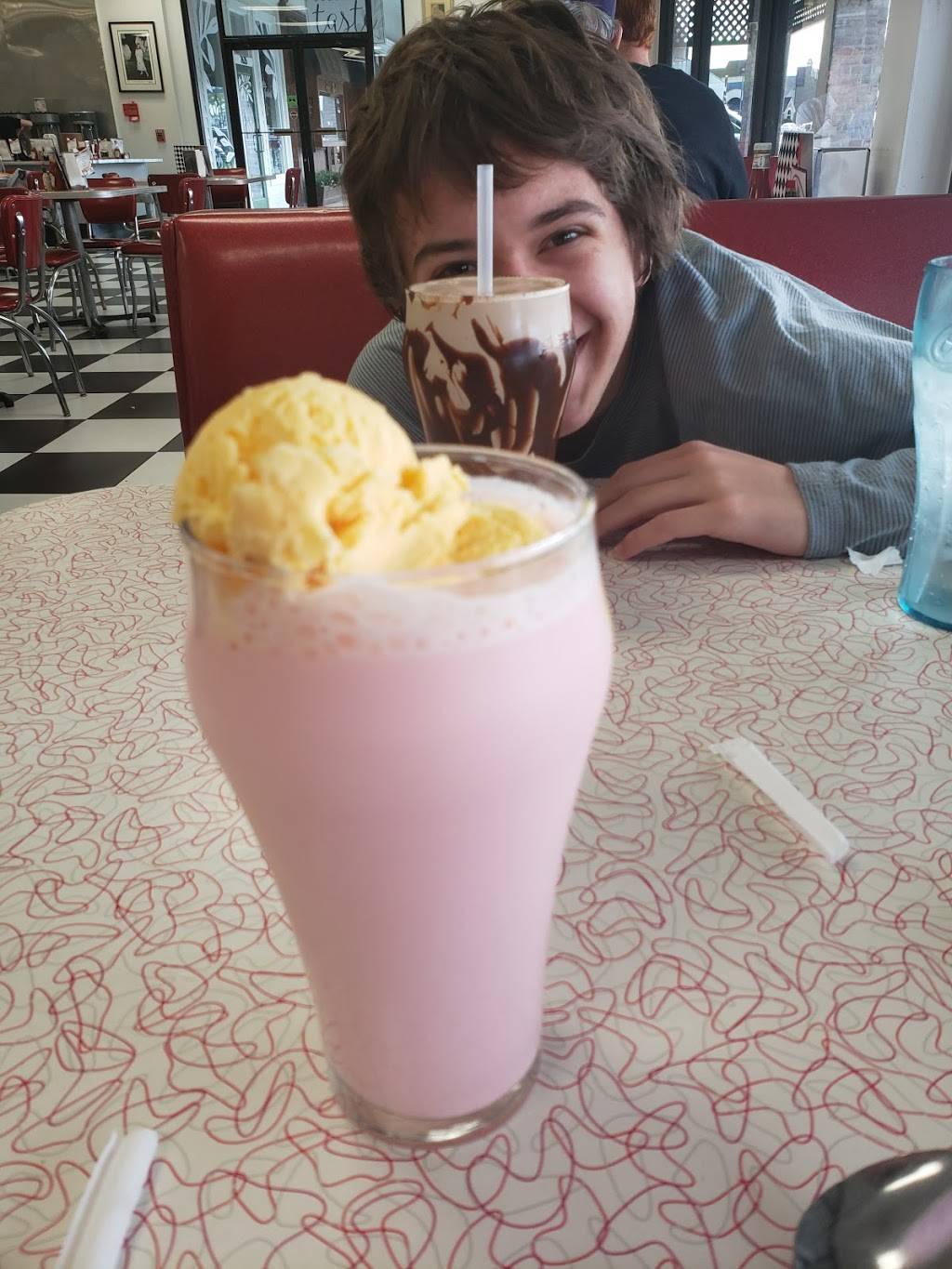 Original Dearmans Soda Shop | restaurant | 7633 Jefferson Hwy, Baton Rouge, LA 70809, USA | 2259241391 OR +1 225-924-1391