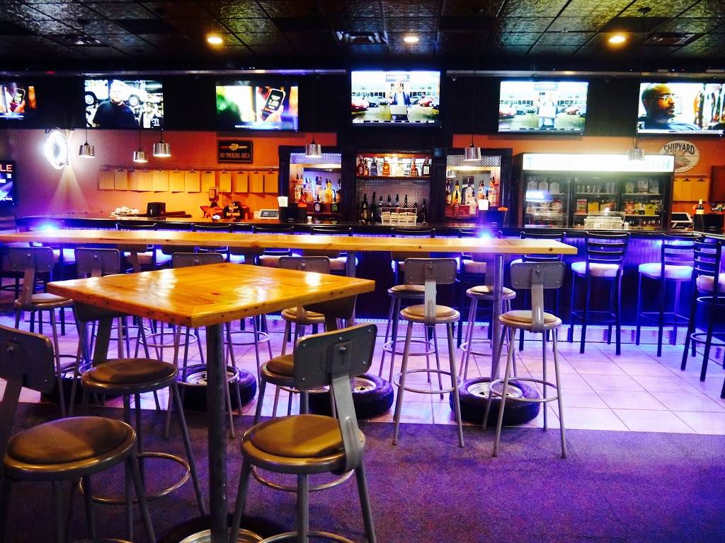 Tailgaters Tavern | restaurant | 7720 N Wickham Rd, Melbourne, FL 32940, USA | 3216226841 OR +1 321-622-6841