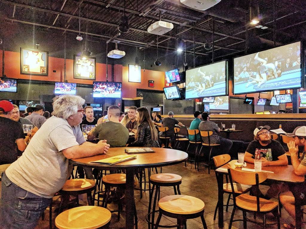 Buffalo Wild Wings | meal takeaway | 7386 Harbour Towne Pkwy #67, Suffolk, VA 23435, USA | 7574838997 OR +1 757-483-8997