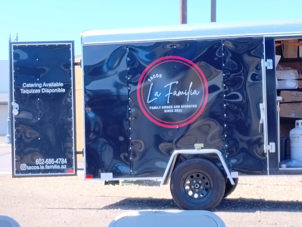 Tacos La Familia | restaurant | 111 N Dysart Rd, Avondale, AZ 85323, USA | 6026864784 OR +1 602-686-4784