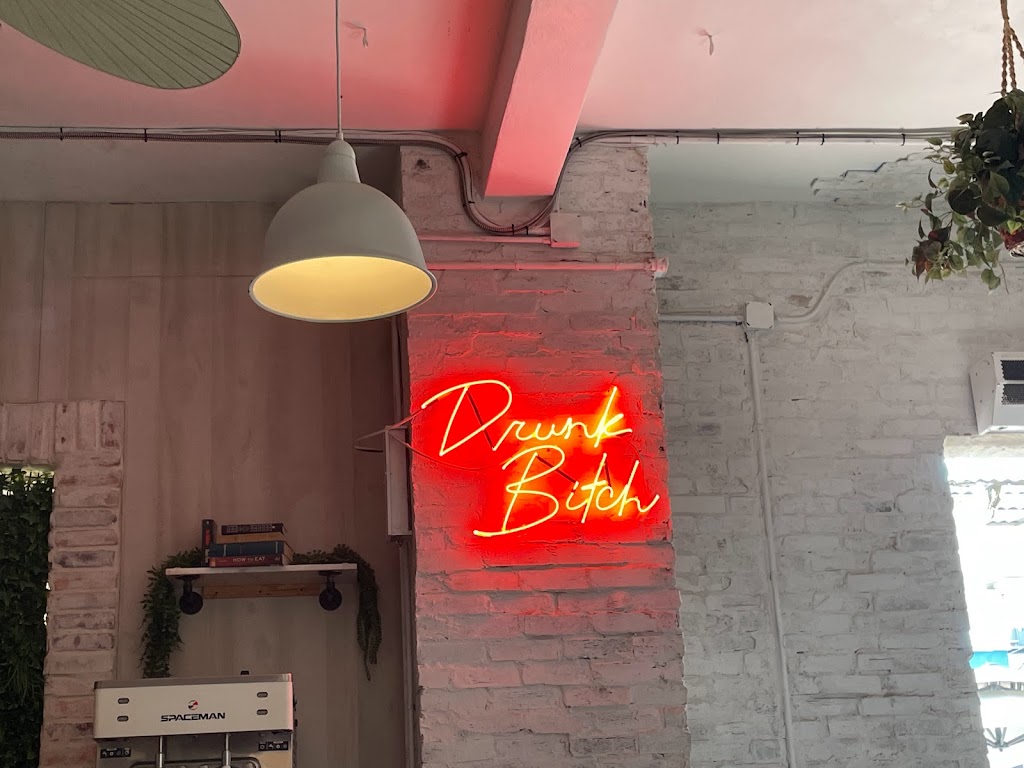 Bacon Bitch | restaurant | 1122 Central Ave, St. Petersburg, FL 33705, USA | 7273908050 OR +1 727-390-8050