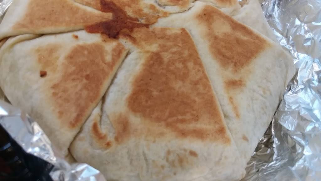 Moes Southwest Grill | restaurant | 200 Bloomfield Ave, West Hartford, CT 06117, USA | 8776637411 OR +1 877-663-7411