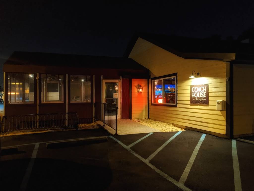 Coach House Bar & Grill | restaurant | 5103 Colley Ave, Norfolk, VA 23508, USA | 7574890389 OR +1 757-489-0389