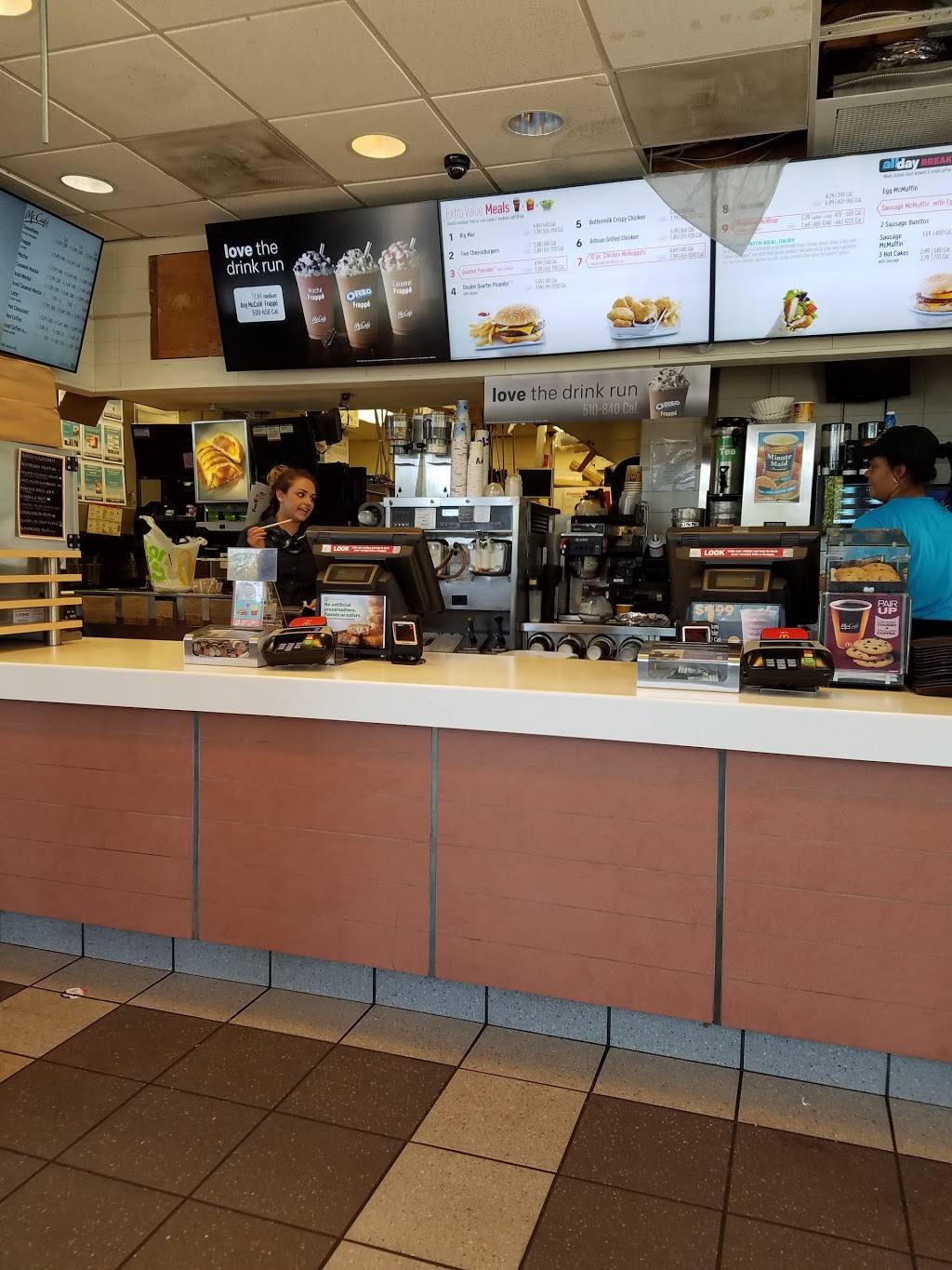 McDonalds | cafe | 1 Varnum Ave, Lowell, MA 01854, USA | 9784541199 OR +1 978-454-1199